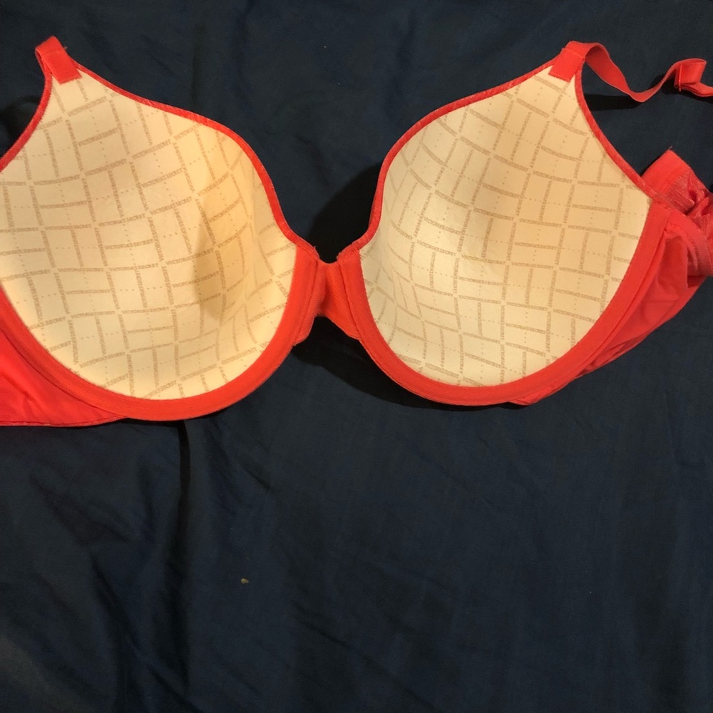 Victoria’s Secret Bra - Picture 5 of 8